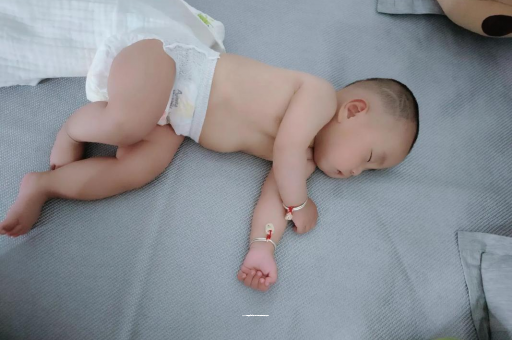 呼和浩特怎样教宝宝爬